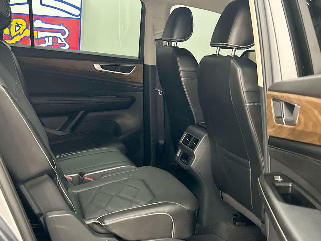 used 2024 Volkswagen Atlas car, priced at $31,900
