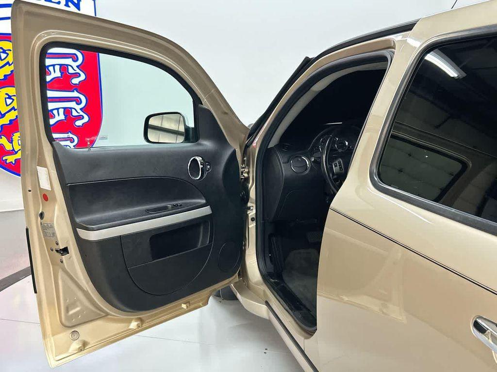 used 2007 Chevrolet HHR car, priced at $5,600