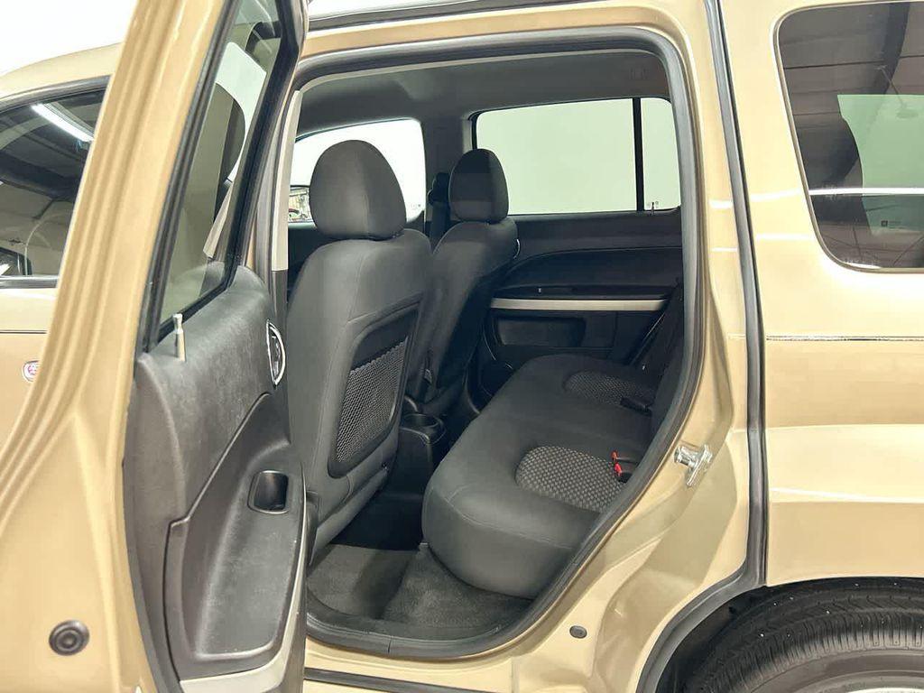 used 2007 Chevrolet HHR car, priced at $5,600