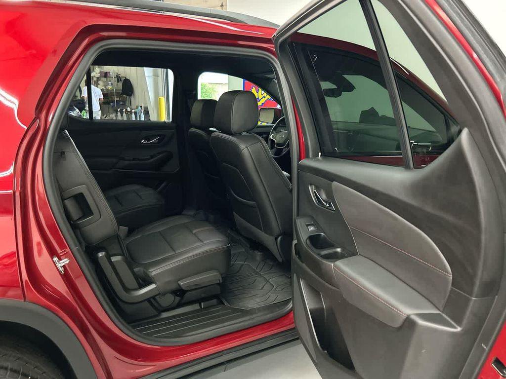 used 2023 Chevrolet Traverse car, priced at $36,900