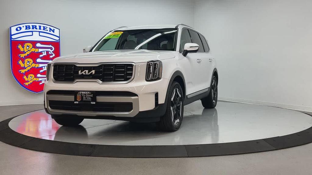 used 2023 Kia Telluride car, priced at $32,900