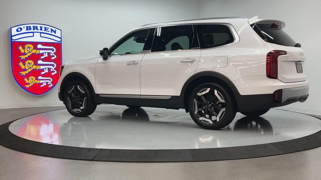 used 2023 Kia Telluride car, priced at $32,900