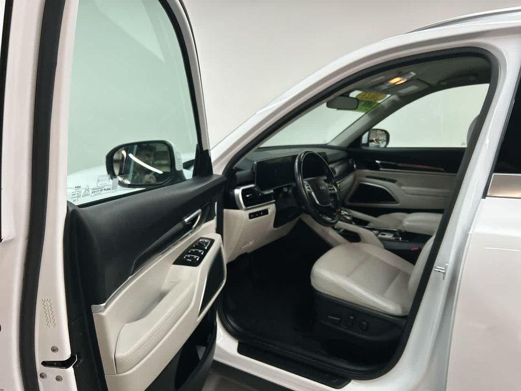 used 2023 Kia Telluride car, priced at $32,900