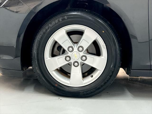 used 2015 Chevrolet Malibu car, priced at $8,400