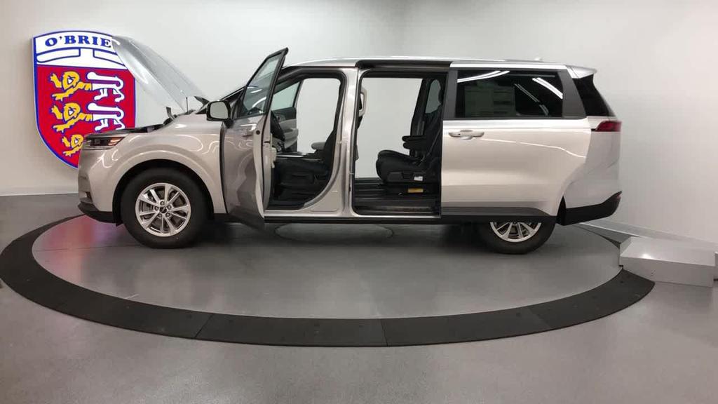 used 2022 Kia Carnival car, priced at $28,900