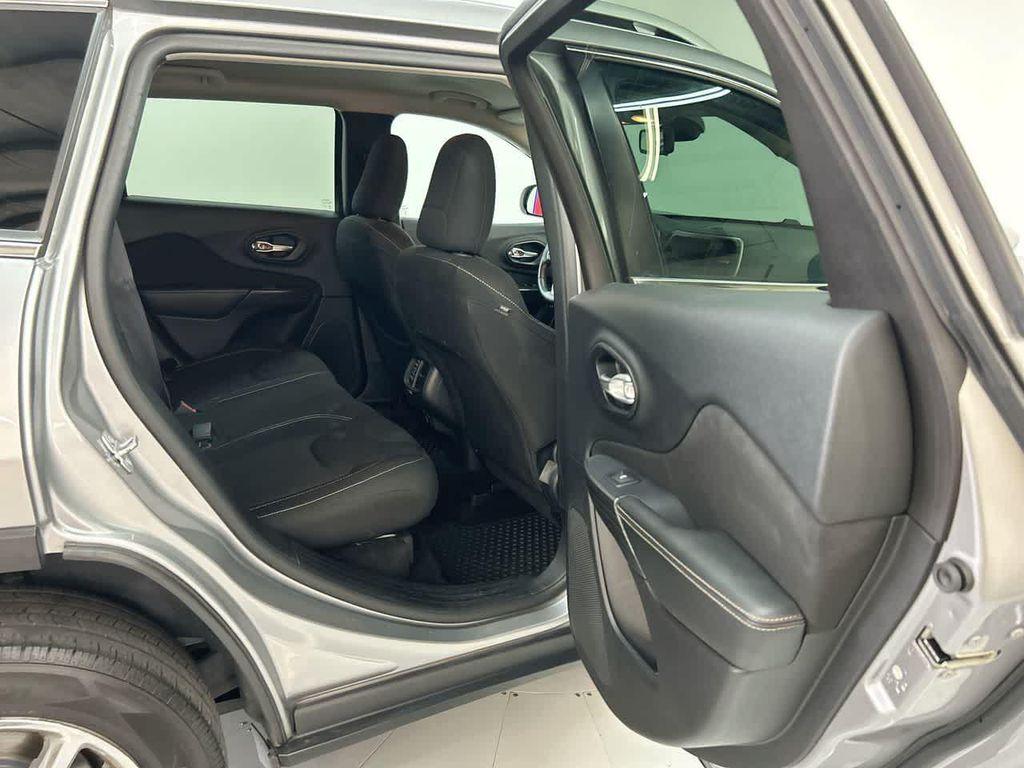 used 2016 Jeep Cherokee car, priced at $10,400