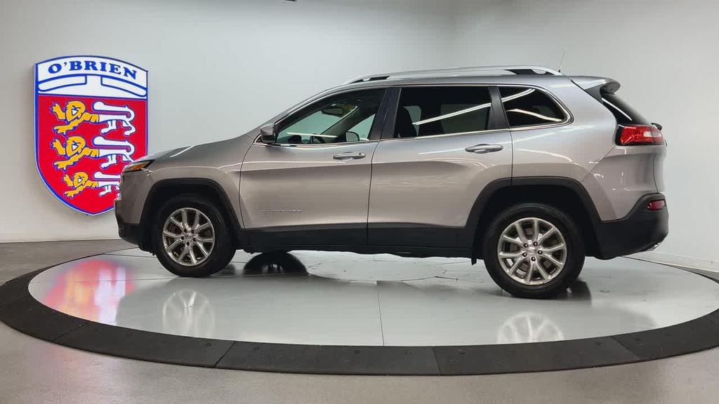 used 2016 Jeep Cherokee car, priced at $10,400