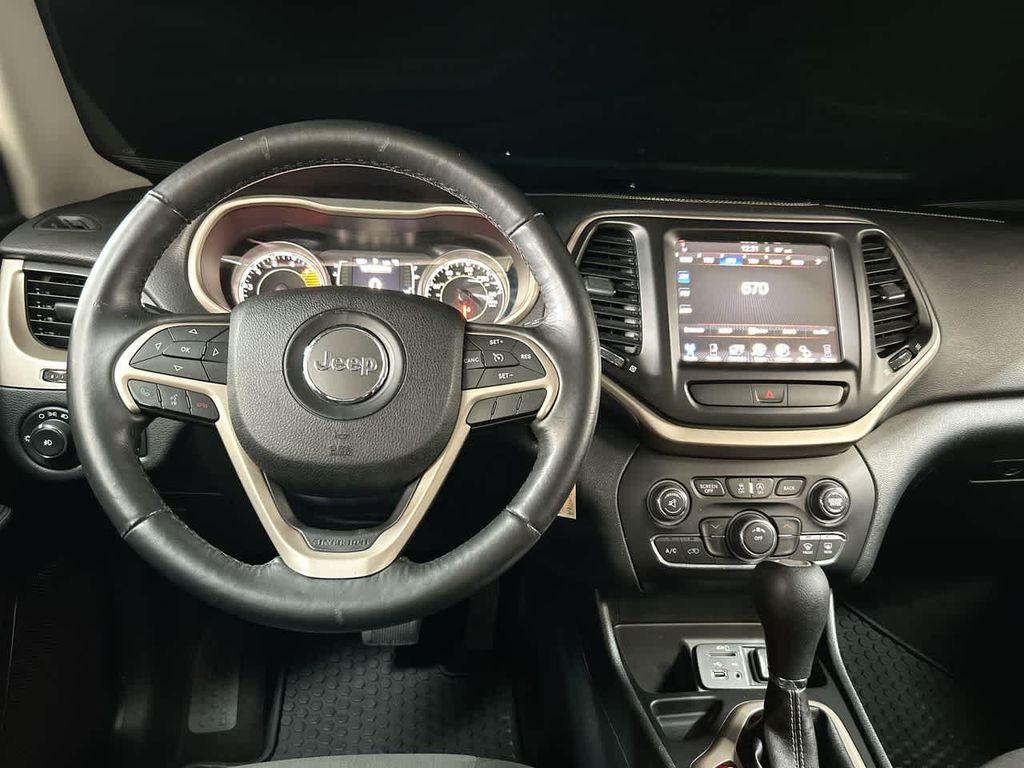 used 2016 Jeep Cherokee car, priced at $10,400