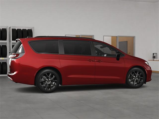 new 2024 Chrysler Pacifica car, priced at $44,099