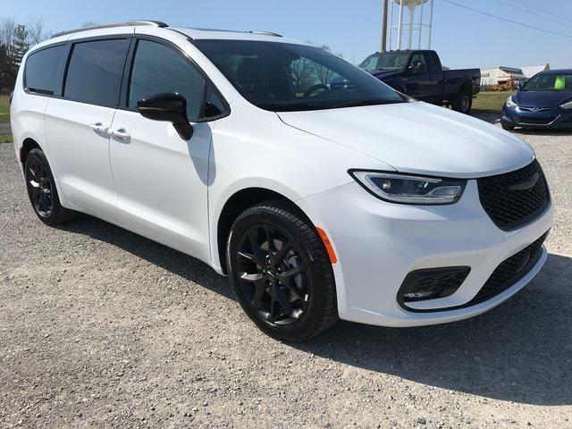 new 2024 Chrysler Pacifica car, priced at $49,098