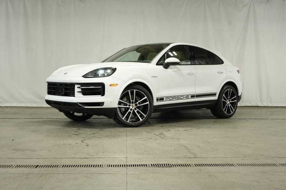 new 2025 Porsche Cayenne car, priced at $125,675