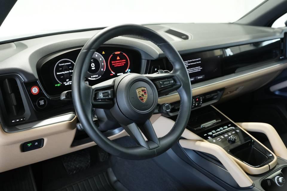 new 2024 Porsche Cayenne car, priced at $93,991