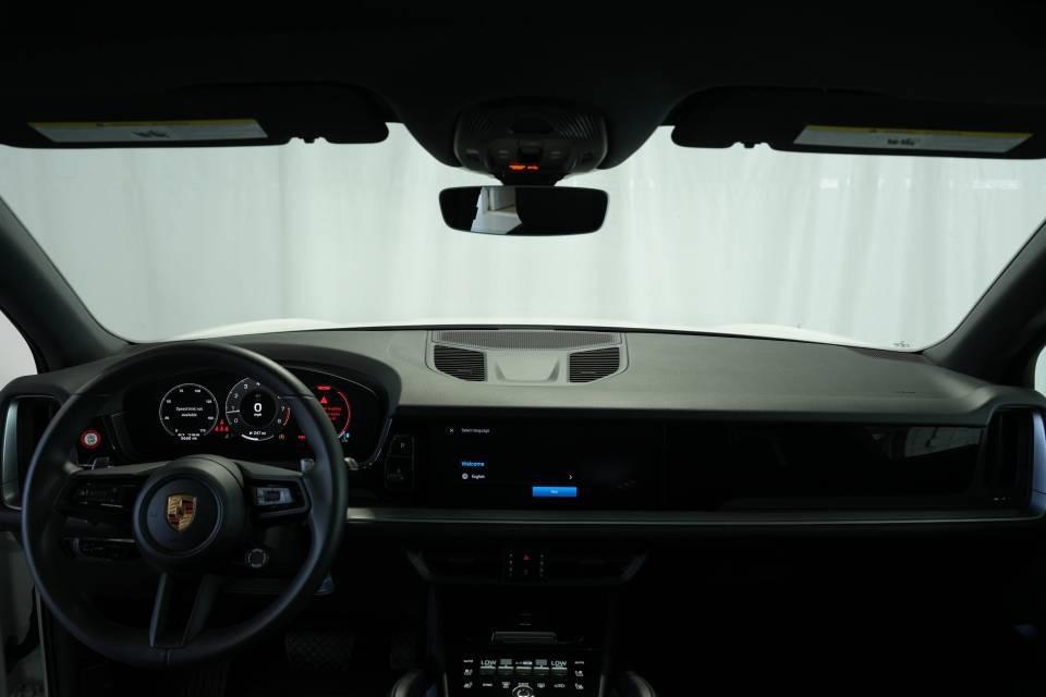 new 2025 Porsche Cayenne car, priced at $107,065