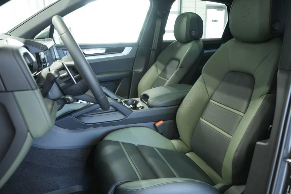 new 2025 Porsche Cayenne car, priced at $112,225