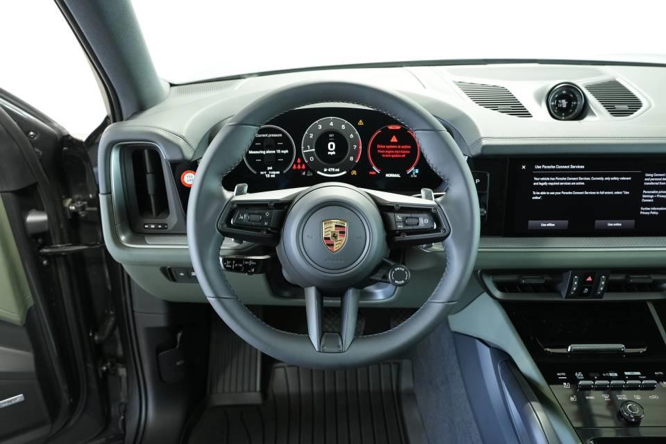 new 2025 Porsche Cayenne car, priced at $112,225