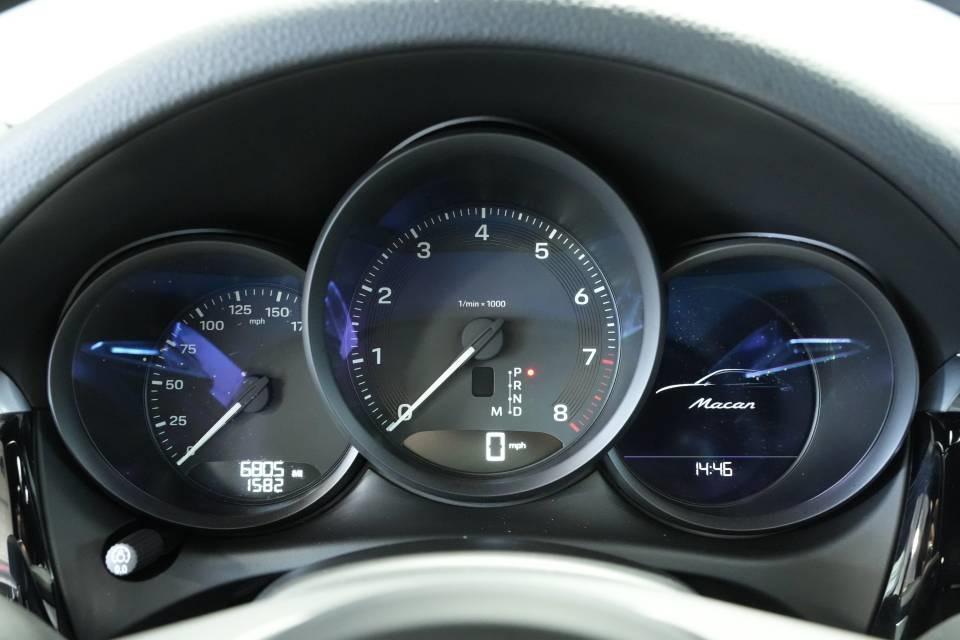 new 2025 Porsche Macan car, priced at $69,981