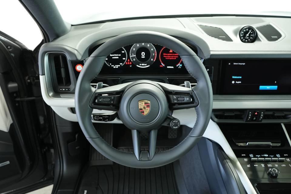 new 2025 Porsche Cayenne car, priced at $111,625