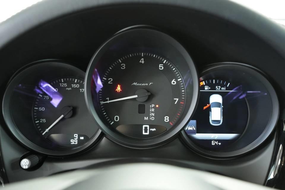 new 2025 Porsche Macan car, priced at $84,725