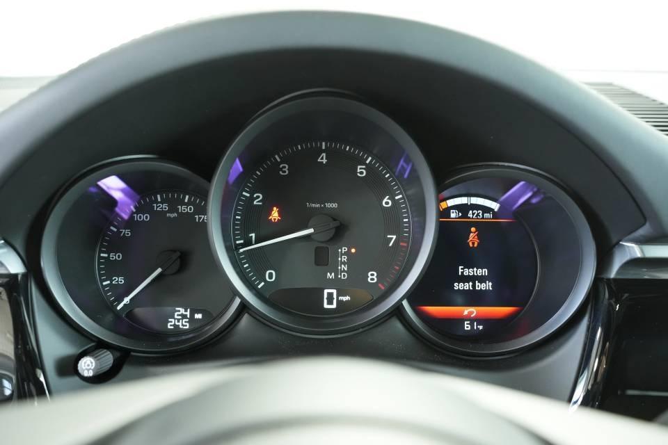 new 2025 Porsche Macan car, priced at $77,765