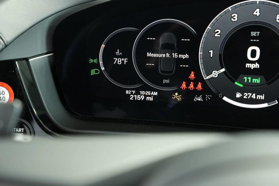 used 2024 Porsche Cayenne E-Hybrid car, priced at $113,991