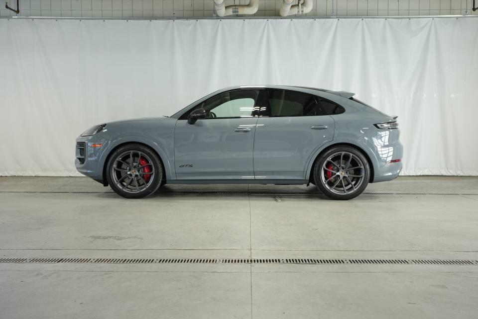 new 2025 Porsche Cayenne car, priced at $164,495
