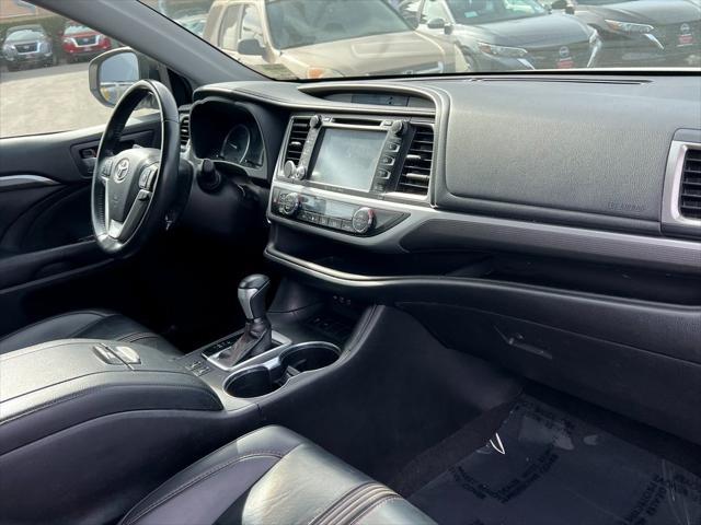 used 2019 Toyota Highlander car, priced at $23,888