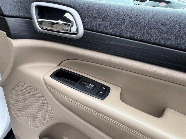 used 2022 Jeep Grand Cherokee car, priced at $23,995