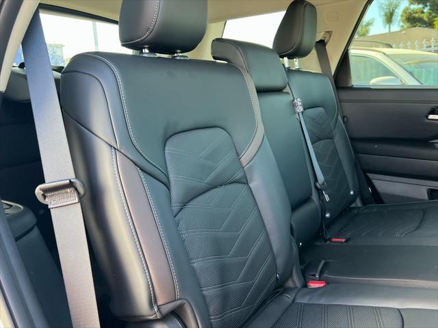 new 2025 Nissan Pathfinder car, priced at $49,916