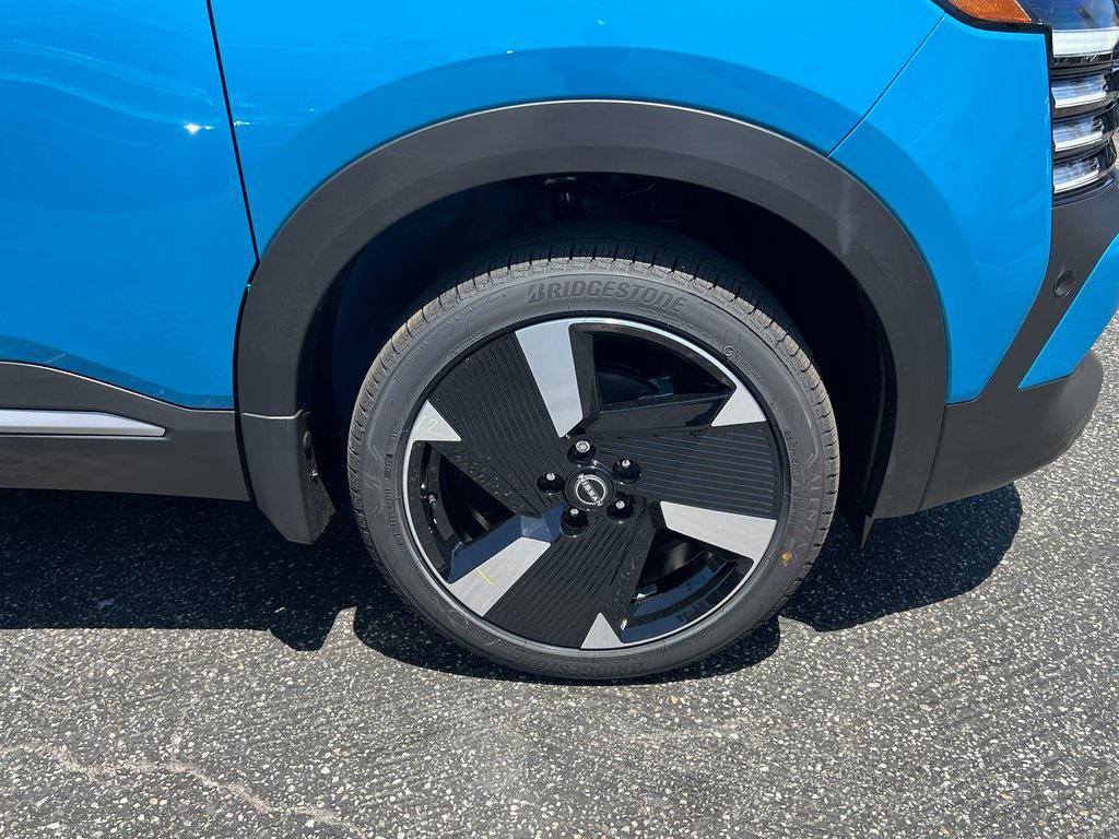 new 2025 Nissan Kicks car, priced at $28,510