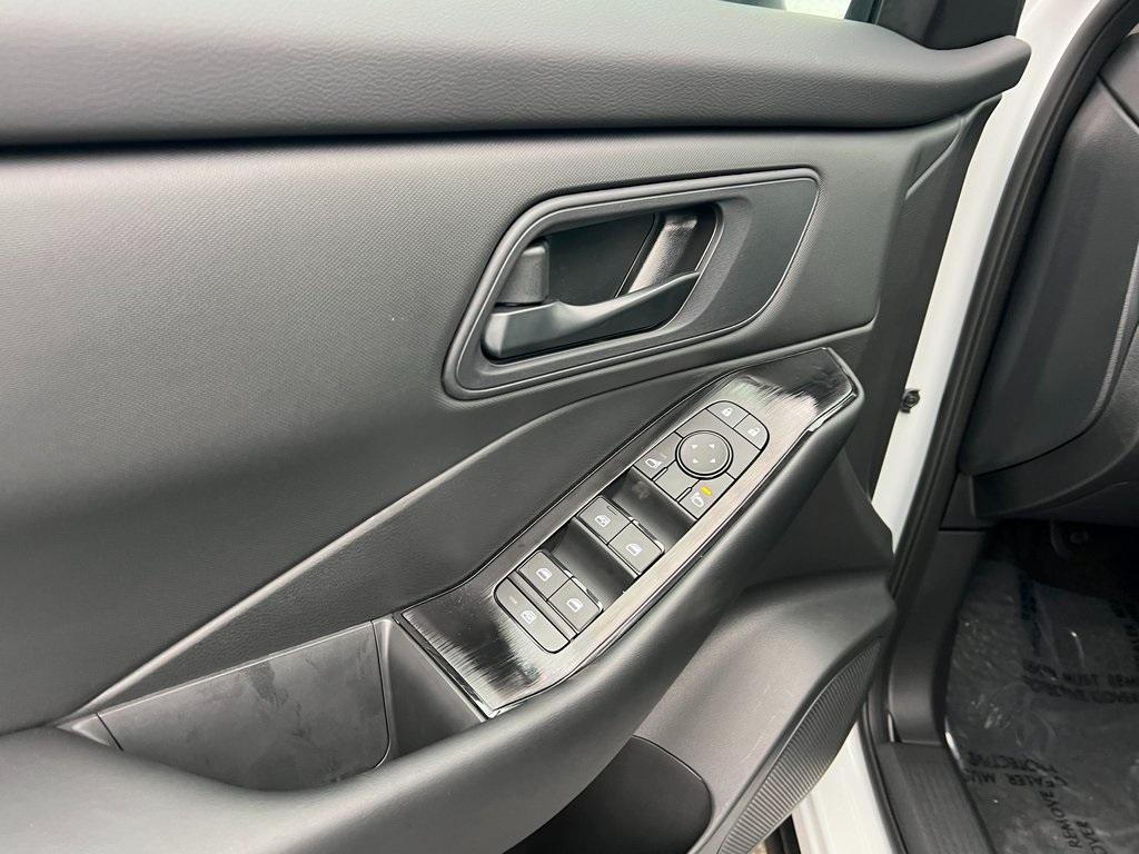 new 2025 Nissan Rogue car, priced at $30,754