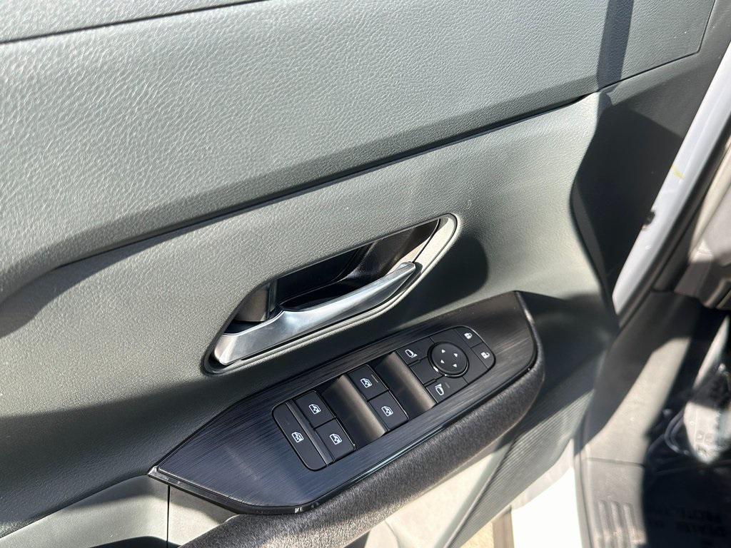 new 2025 Nissan Kicks car, priced at $25,095