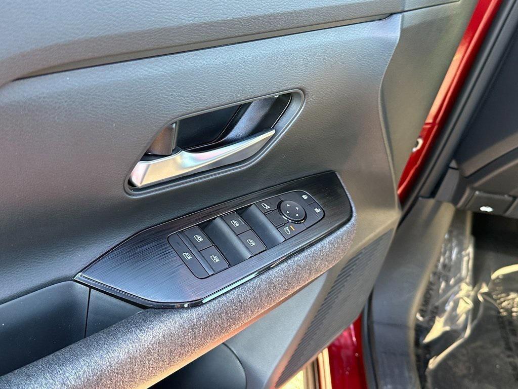 new 2025 Nissan Kicks car, priced at $24,785
