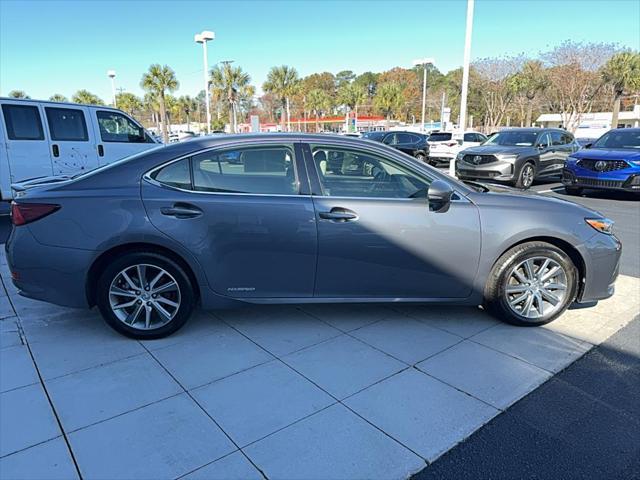 used 2017 Lexus ES 300h car, priced at $26,888