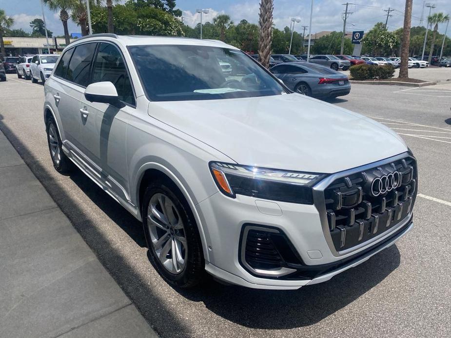 new 2025 Audi Q7 car, priced at $82,435