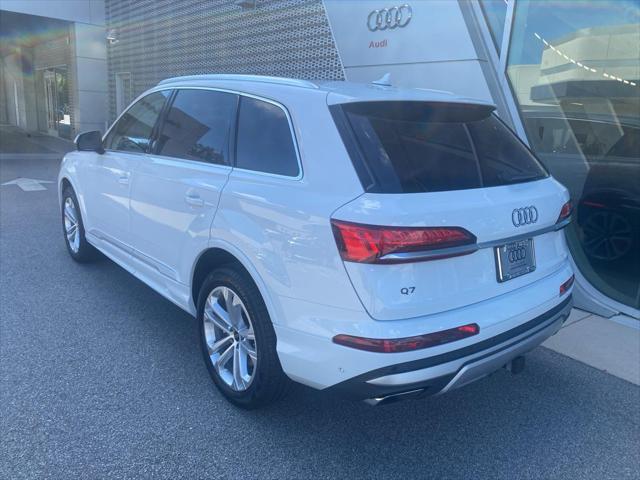 new 2025 Audi Q7 car, priced at $75,655