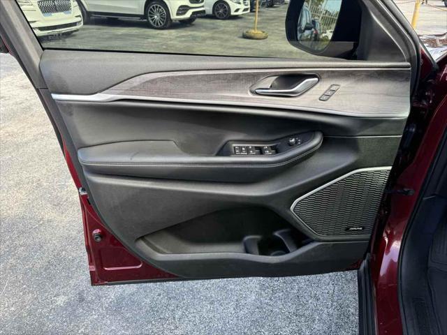 used 2022 Jeep Grand Cherokee car, priced at $32,800