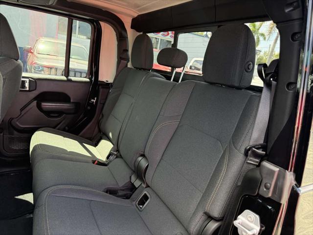 used 2025 Jeep Gladiator car, priced at $38,800