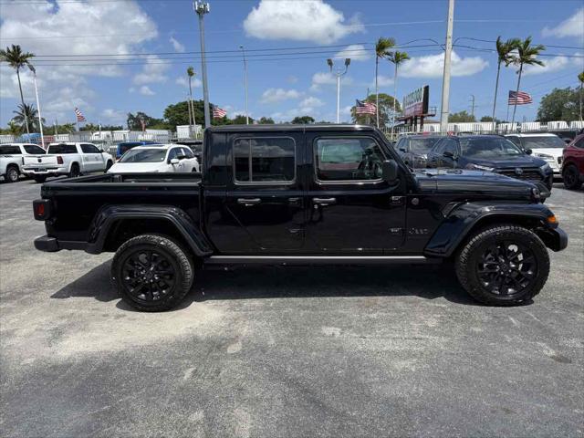 used 2025 Jeep Gladiator car, priced at $38,800