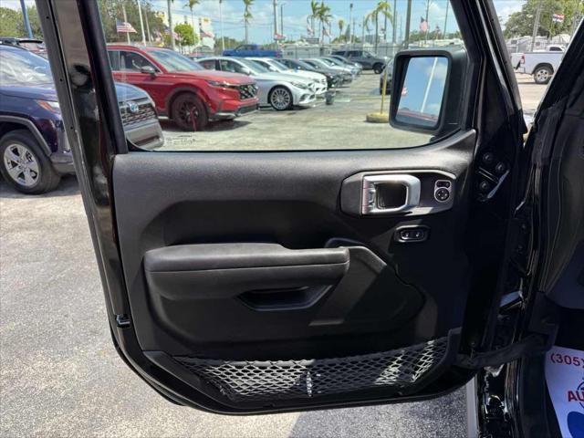 used 2025 Jeep Gladiator car, priced at $38,800
