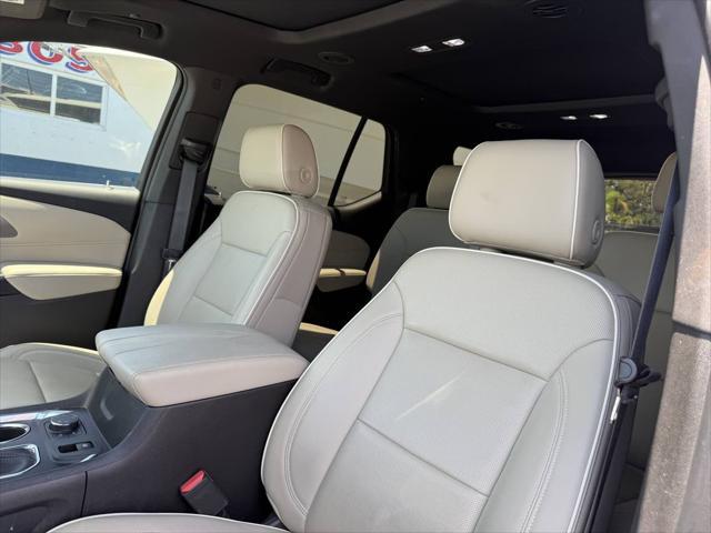 used 2022 Chevrolet Traverse car, priced at $32,800