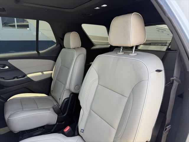 used 2022 Chevrolet Traverse car, priced at $32,800