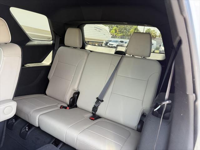 used 2022 Chevrolet Traverse car, priced at $32,800