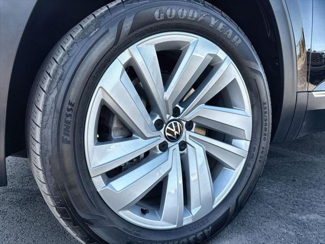 used 2021 Volkswagen Atlas car, priced at $30,843