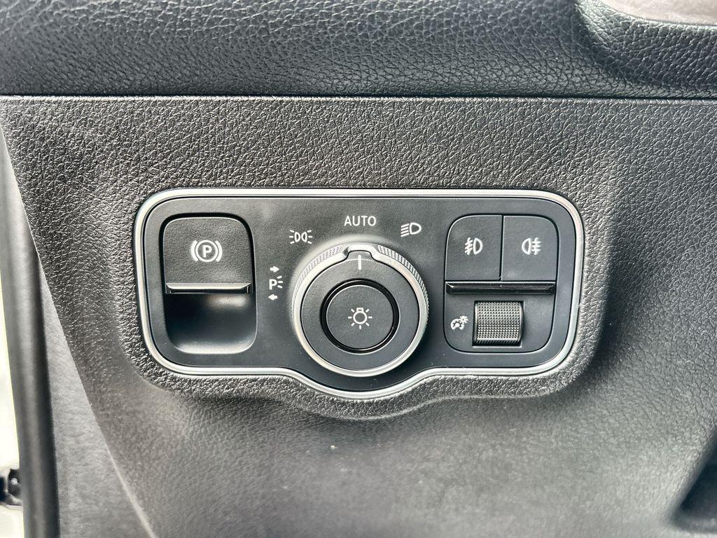 used 2022 Mercedes-Benz GLB 250 car, priced at $28,953