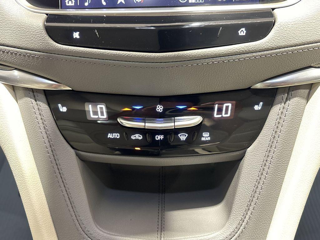 used 2022 Cadillac XT5 car, priced at $34,499