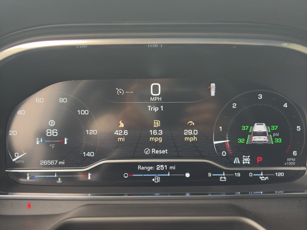 used 2023 GMC Yukon car, priced at $52,543
