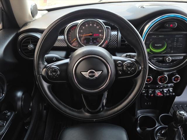 used 2018 MINI Hardtop car, priced at $19,900