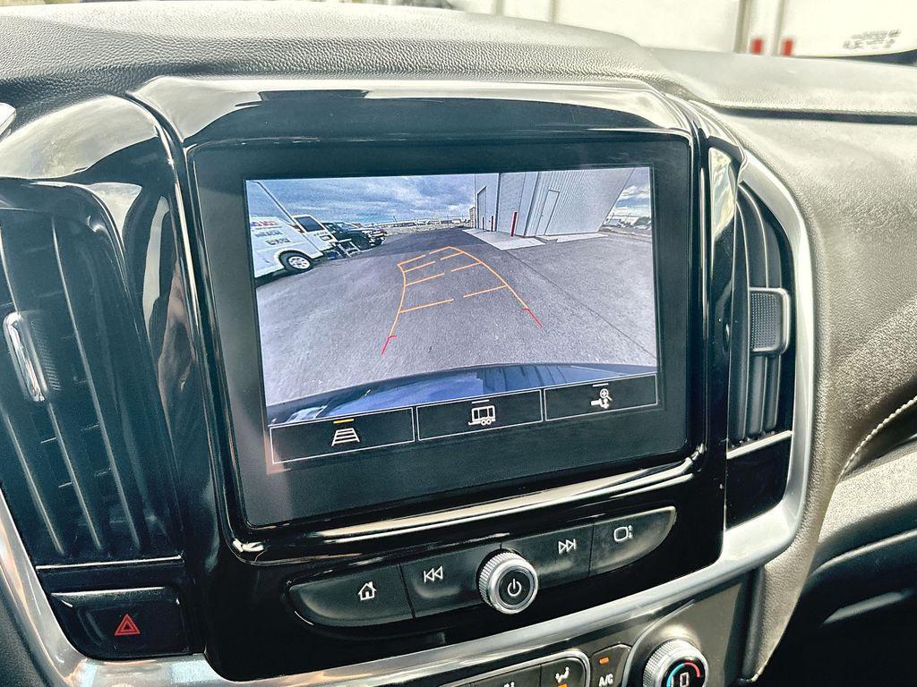 used 2023 Chevrolet Traverse car, priced at $36,900