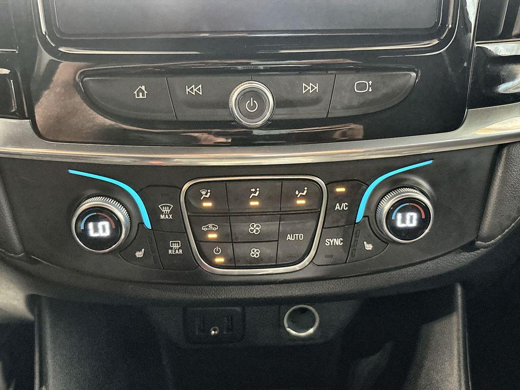 used 2023 Chevrolet Traverse car, priced at $36,900