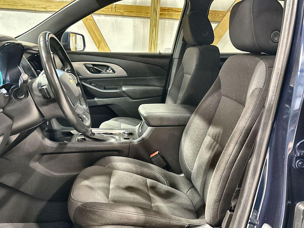 used 2023 Chevrolet Traverse car, priced at $36,900